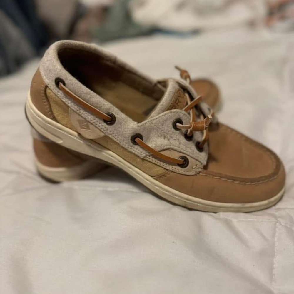 Sperry Tan and Cream Boat Shoes